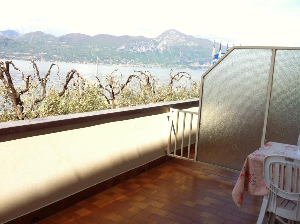 Hotel Fraderiana Torri Del Benaco Quarto foto